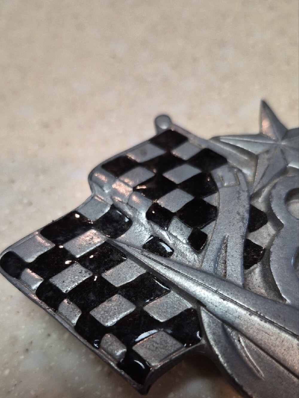 Vintage V8 Racing Flags Belt Buckle Metal Engine Hot Rod Novelty #4634 - Picture 5 of 6